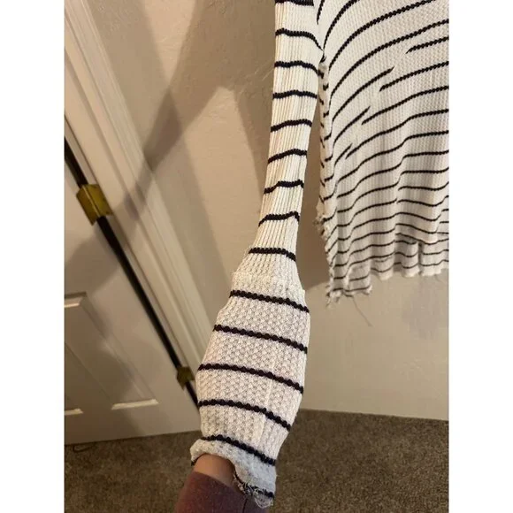 Free People Oversized Black & White Striped Sunset Park Thermal Sweater Tunic - Picture 5 of 12